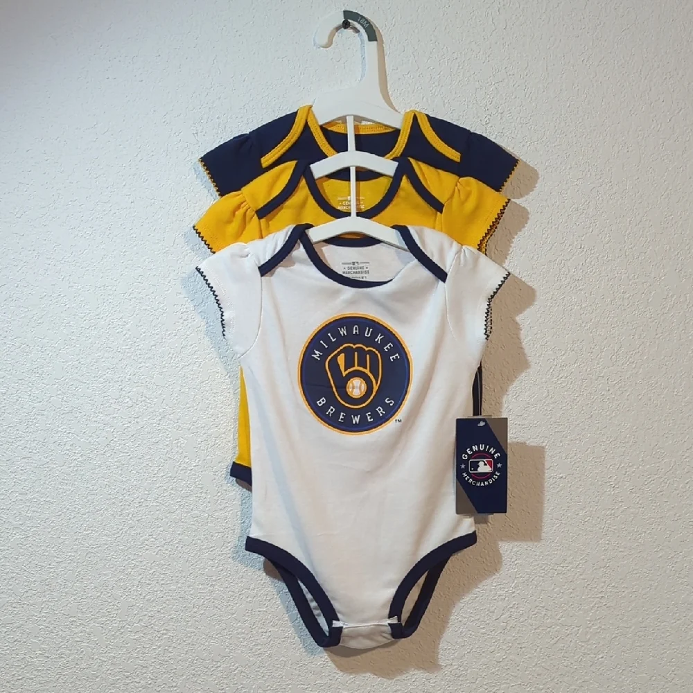 Genuine Merchandise Milwaukee Brewers Onesie Set of 3 Size 18 Months